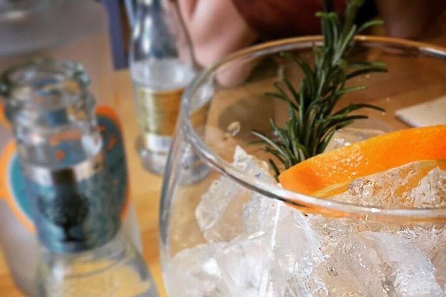 Haggis paired with whisky & gins in 56 North distillery! - Whisky Dram: The One You Start With