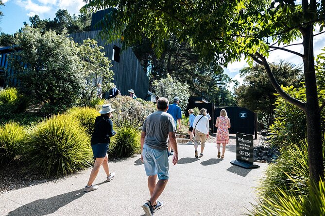 Heke Brewery and Distillery Tour in Waiheke Island with samples - What about the food and hangout factor?