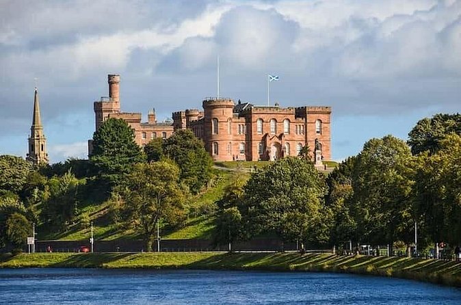 Invergordon Shore Excursion: Inverness, Cawdor Castle & Whisky - Dores Beach on Loch Ness: Nessie hunting, but keep it quick
