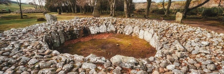 Inverness: Outlander Tour with Whisky Tasting - Culloden Clootie Well and Culloden Battlefield: where the story lands