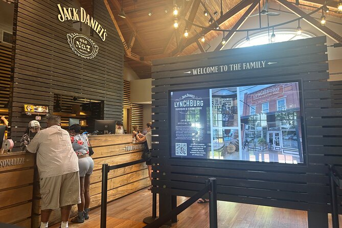 Jack Daniels Private Distillery and Dine Tour from Nashville - A Tennessee Whiskey Day With a Real Game Plan