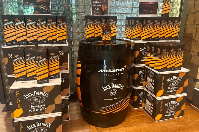 Jack Daniels Private Distillery and Dine Tour from Nashville - What “private tour” means here