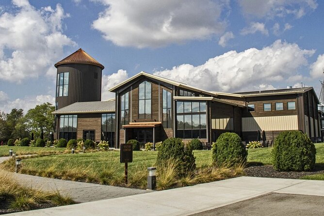 James B. Beam, Heaven Hill and Lux Row Bourbon Tour - Stop 2: Heaven Hill Bourbon Experience and the connoisseur-style tasting hour