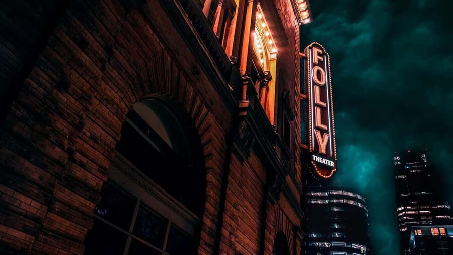 Kansas City: Wraiths & Whiskey Ghost Tour - Where You Meet at Night: 219 W 9th St and a Lantern in the Dark