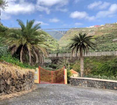 La Palma: North Island Bus Tour with Ron Aldea Distillery - From Pickup to First Overlook: Mirador de la Montaña and the Salto del Enamorado