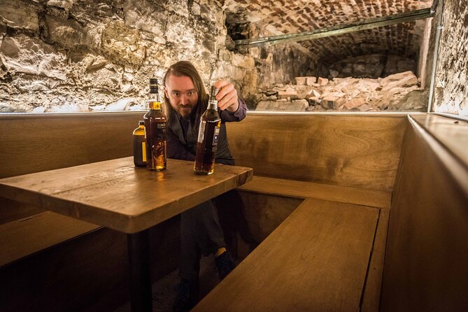 Luxury Whisky Tasting in Edinburgh's Underground Vaults | 90min - The Lost Close: where an Edinburgh close becomes your whisky room