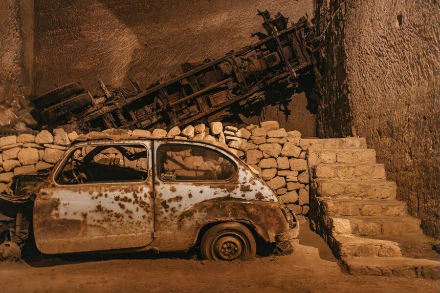 Naples: The Bourbon Tunnel Guided Tour with Entrance Ticket - Timing and the flow underground: short on the clock, long in meaning