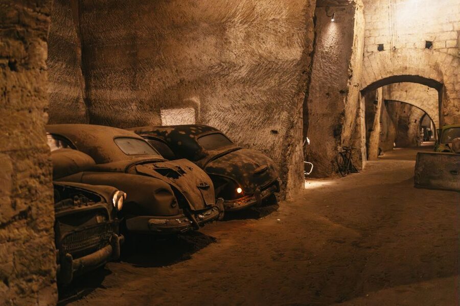 Naples: The Bourbon Tunnel Guided Tour with Entrance Ticket - WWII traces: handwritten messages and what the subsoil remembers