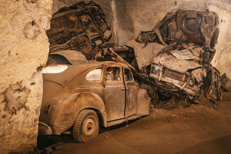 Naples: The Bourbon Tunnel Guided Tour with Entrance Ticket - Guides and small-group energy: names you might hear