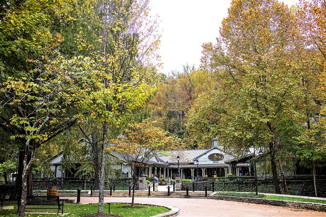 Nashville to Jack Daniel's Distillery Bus Tour + Whiskey Tastings - Who this tour suits best (and who should skip it)