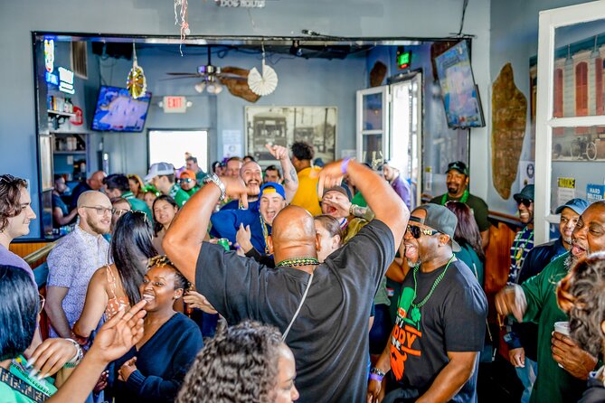 New Orleans Bourbon Street Bar Crawl w/ Shots & Souvenir Cup - Who This Tour Suits Best on Your New Orleans Trip