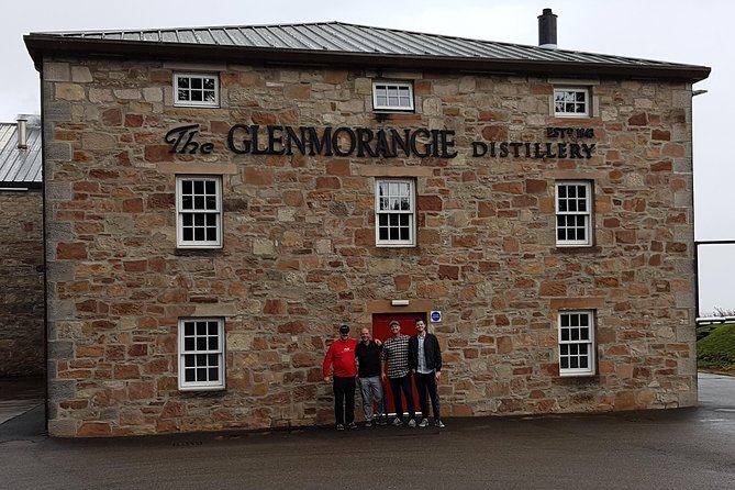 North Highland Deluxe Whisky Tour with Castle Option - Dunrobin Castle and Gardens: A Castle Stop With Falconry