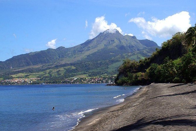 North Tour: rainforest, rum distillery, black sand beach etc - Key points before you go