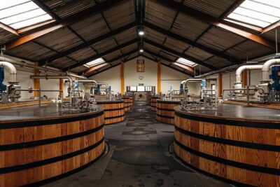 North Whisky Tour: To Highland Malt Whisky Trail +Dunrobin Castle - Dunrobin Castle and Gardens: Falcon Show, Trophy Museum, and Sutherland Style