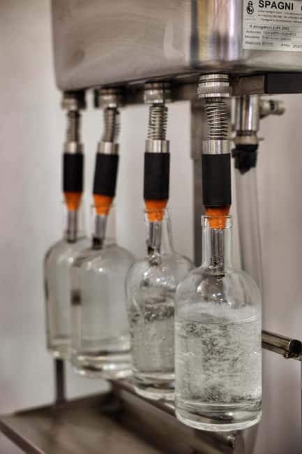 Orlando: Caribbean Moonshine Distillery Tour and Tasting - What Happens Inside: Rum History, Distillation, and Bottling