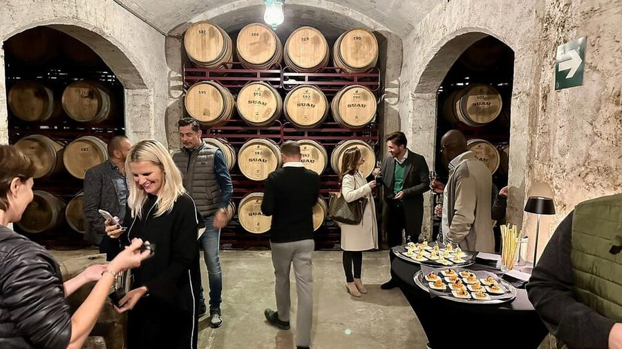 Palma: Distillery Tour with 6 Spirits and Tapas Tasting - Stop-by-Stop: How the 105 Minutes Feel on the Ground