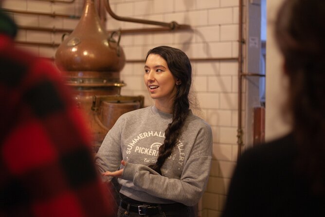 Pickering's Gin Jolly Distillery Tasting Tour - Guides and group size: the difference between a demo and a real experience