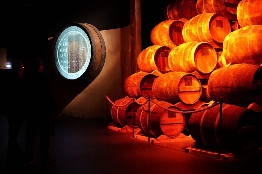 Pont-l'Évêque: DISTILLERIE PERE MAGLOIRE Entry with Tastings - The Production Story: From Apple to Calvados, Step by Step