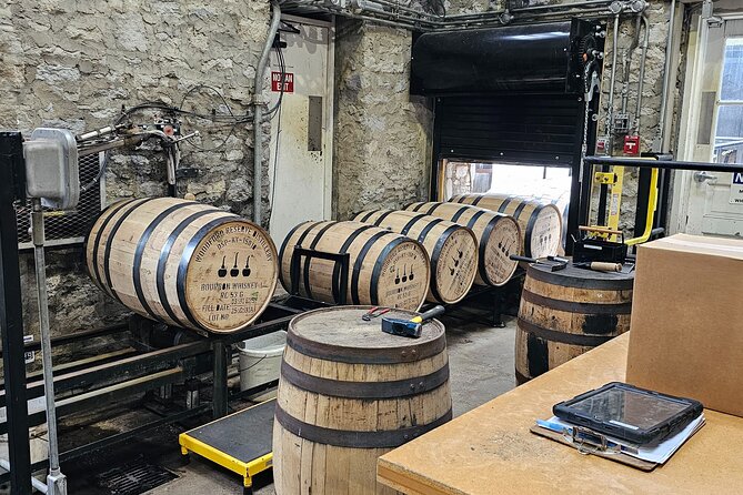 Private Pick-3 Bourbon Trail Tour | Lexington Region - Your day’s rhythm: pickup, timing, and the lunch reality