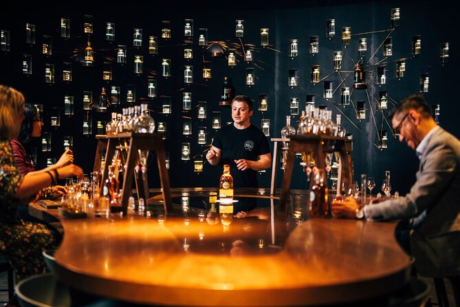 Roe & Co Distillery Experiences - Small-group dynamics: max 4 and why your instructor matters