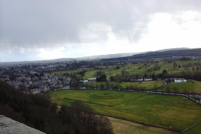Stirling Castle, Trossachs, Loch Lomond and Whisky Tour - Drovers Inn lunch break: eat local without the planning headache