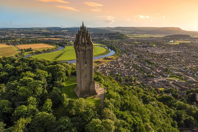 Stirling, Highlands & Distillery in Spanish - Morning Departure: St Andrew’s House at 7:45 am