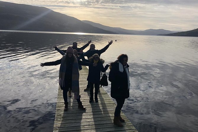 Stirling, Highlands & Distillery in Spanish - Stop 1: The Hermitage Forest Walk to a Waterfall