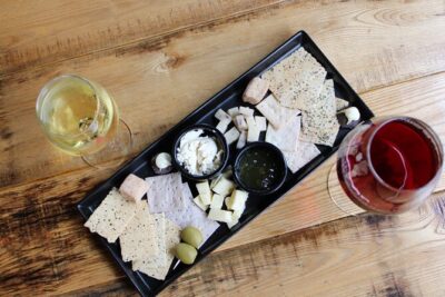 The Works Tasting Session (Wine, Whiskey or Cider) - The 1-Hour Itinerary: toast, flight, snack plate, premium wine, final drink
