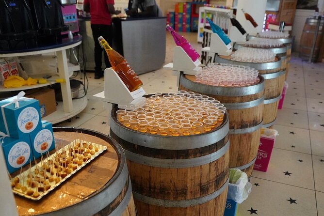 Topper's Rhum Distillery Tour in St Maarten - Arrival and the First Sip: What Happens Right When You Walk In