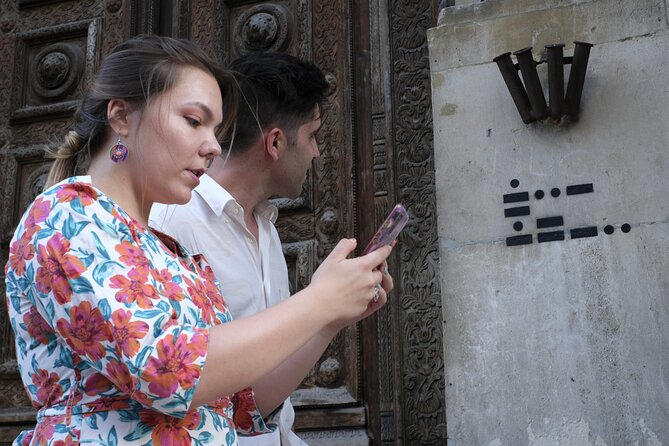 Toronto Distillery District: Whisky Exploration Game and Tour - A Phone-Guided Spirits Walk Through Toronto’s Distillery District