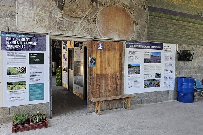 Tour Guide of an Essential Oil Distillery in the Drôme - Stop 1: from lavender fields to stills with a real, guided production story