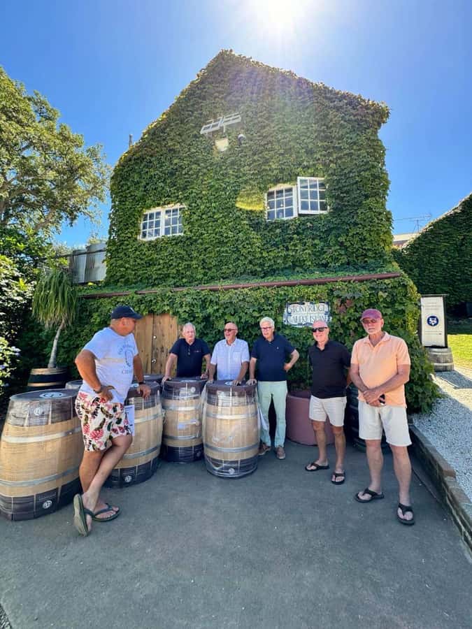 Waiheke: Scenic Taste and Graze Tour with Wine, Whisky, Beer - Scenic drives through Oneroa and Onetangi: the island in motion