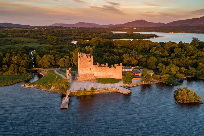 Whiskey & Wonders in Killarney - Thatched cottages and landmark storytelling in town