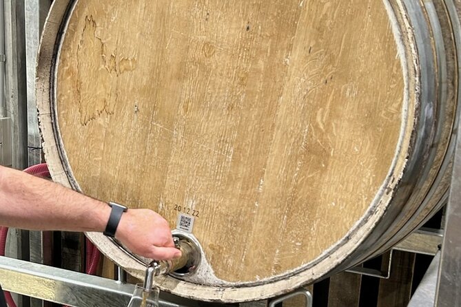 Wine, Gin & Whisky Tour - Hobart & SE Tasmania - Pickup, group size, and why the small number matters